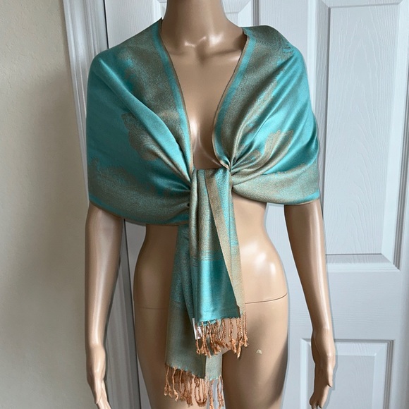 Chic Teal and Gold Blue Pacific Women's Wrap. - Picture 2 of 12